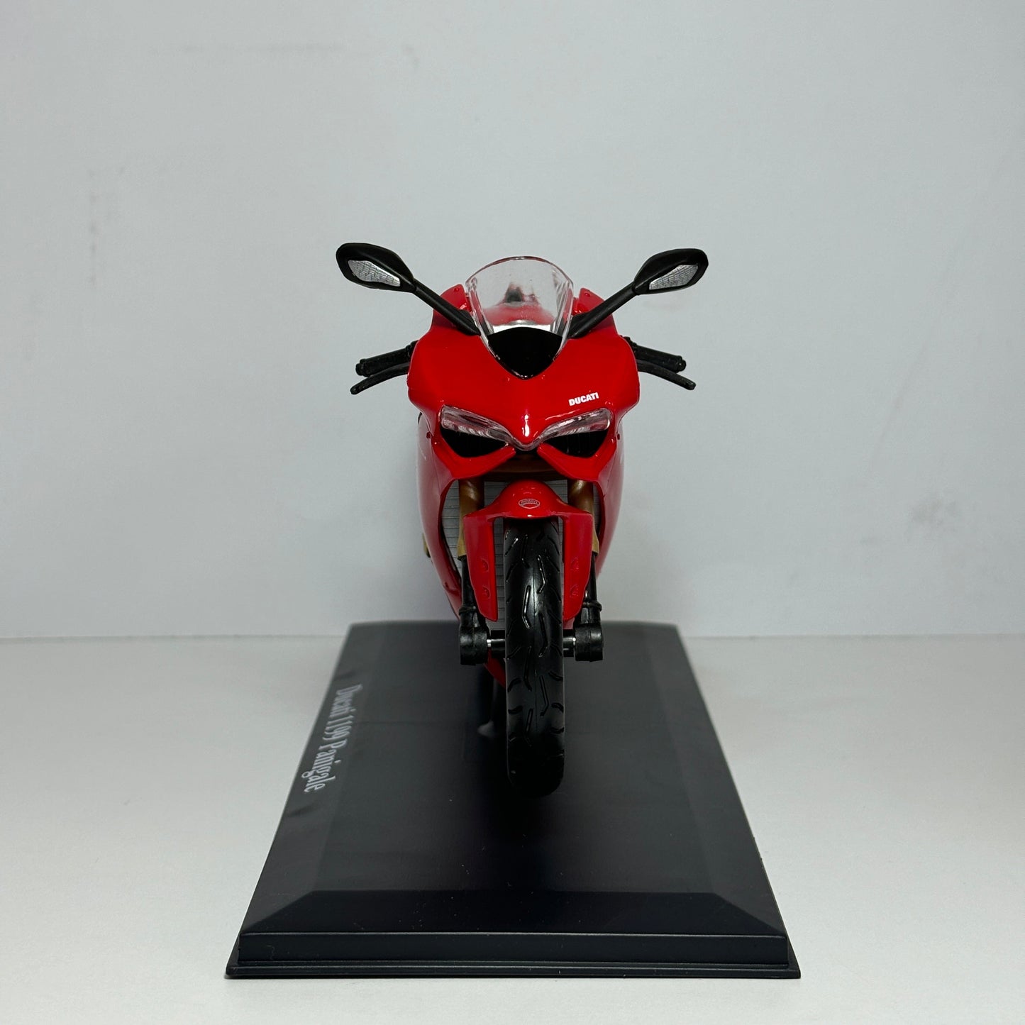 Ducati Panigale 1199 1:12 Ölçek