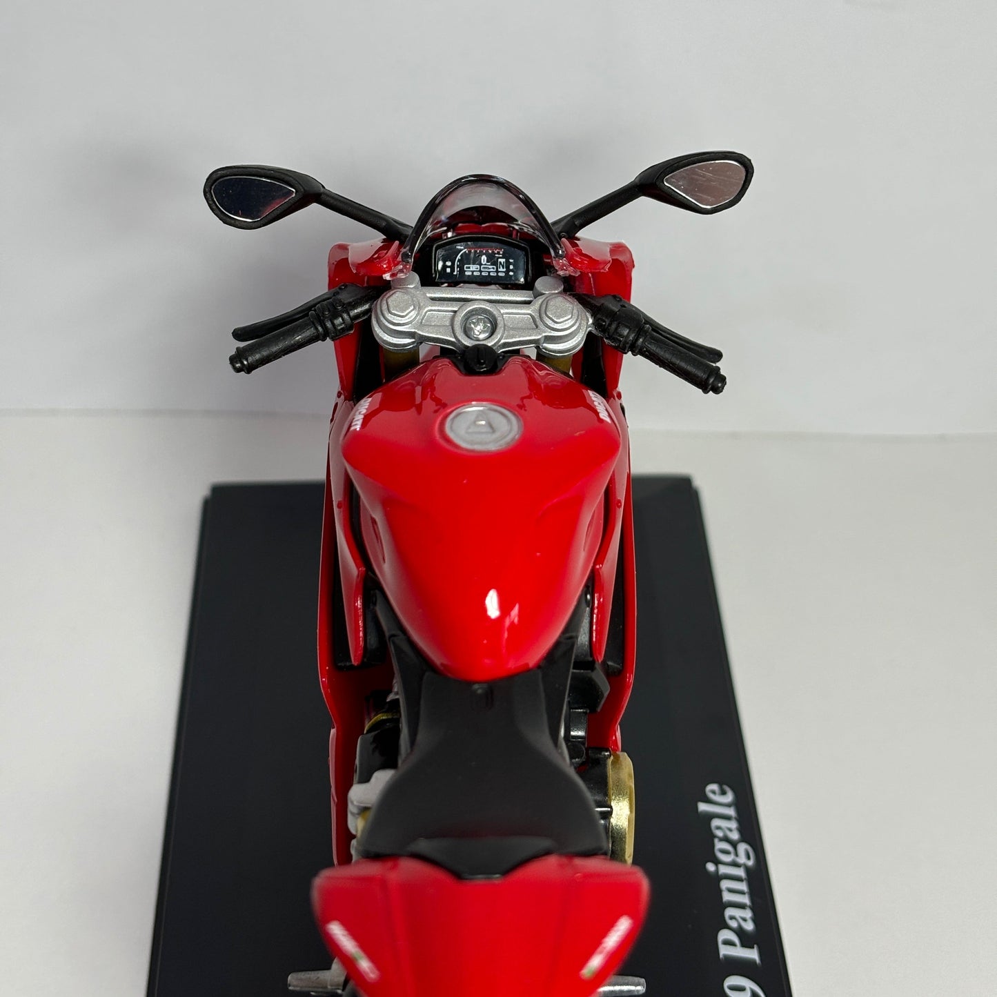 Ducati Panigale 1199 1:12 Ölçek