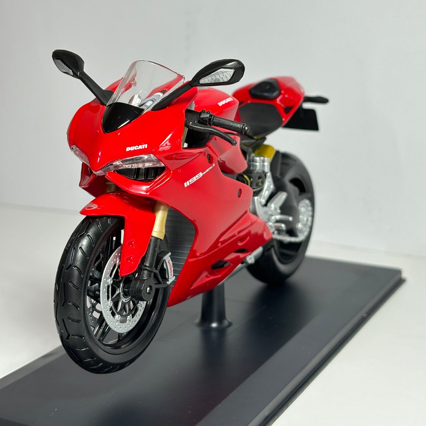 Ducati Panigale 1199 1:12 Ölçek