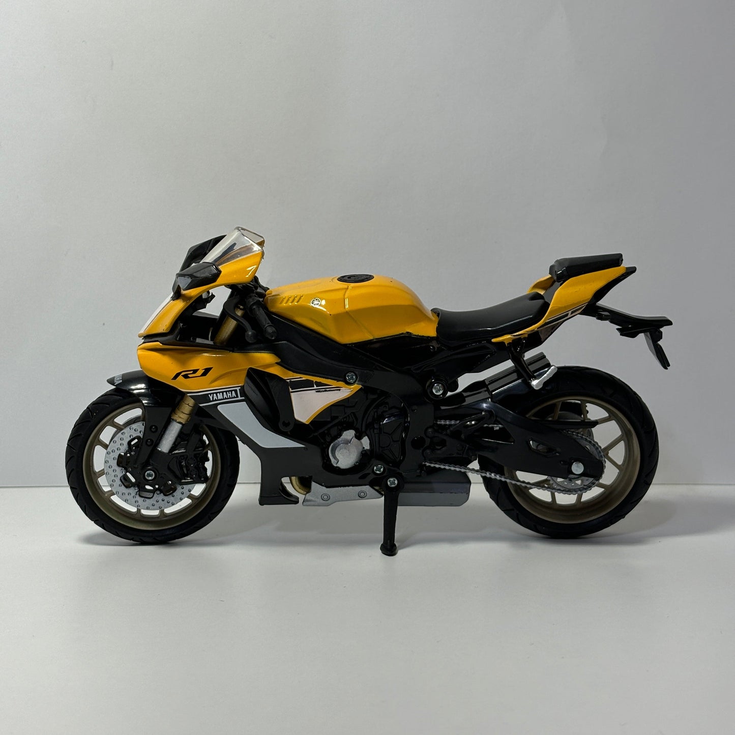 Yamaha Yzf R1 1:12 Ölçek