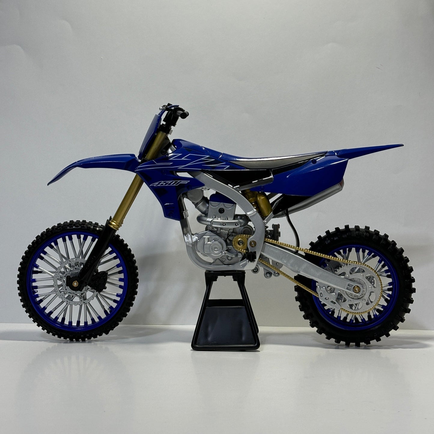 Yamaha YZ450F Cross 1:6 Ölçek Dev Model