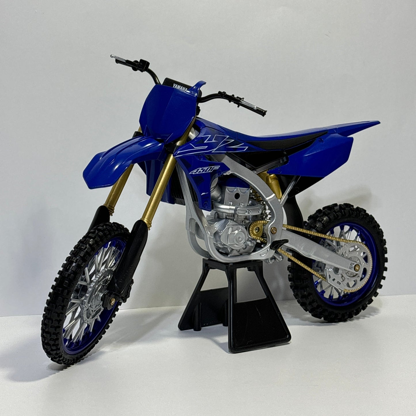 Yamaha YZ450F Cross 1:6 Ölçek Dev Model