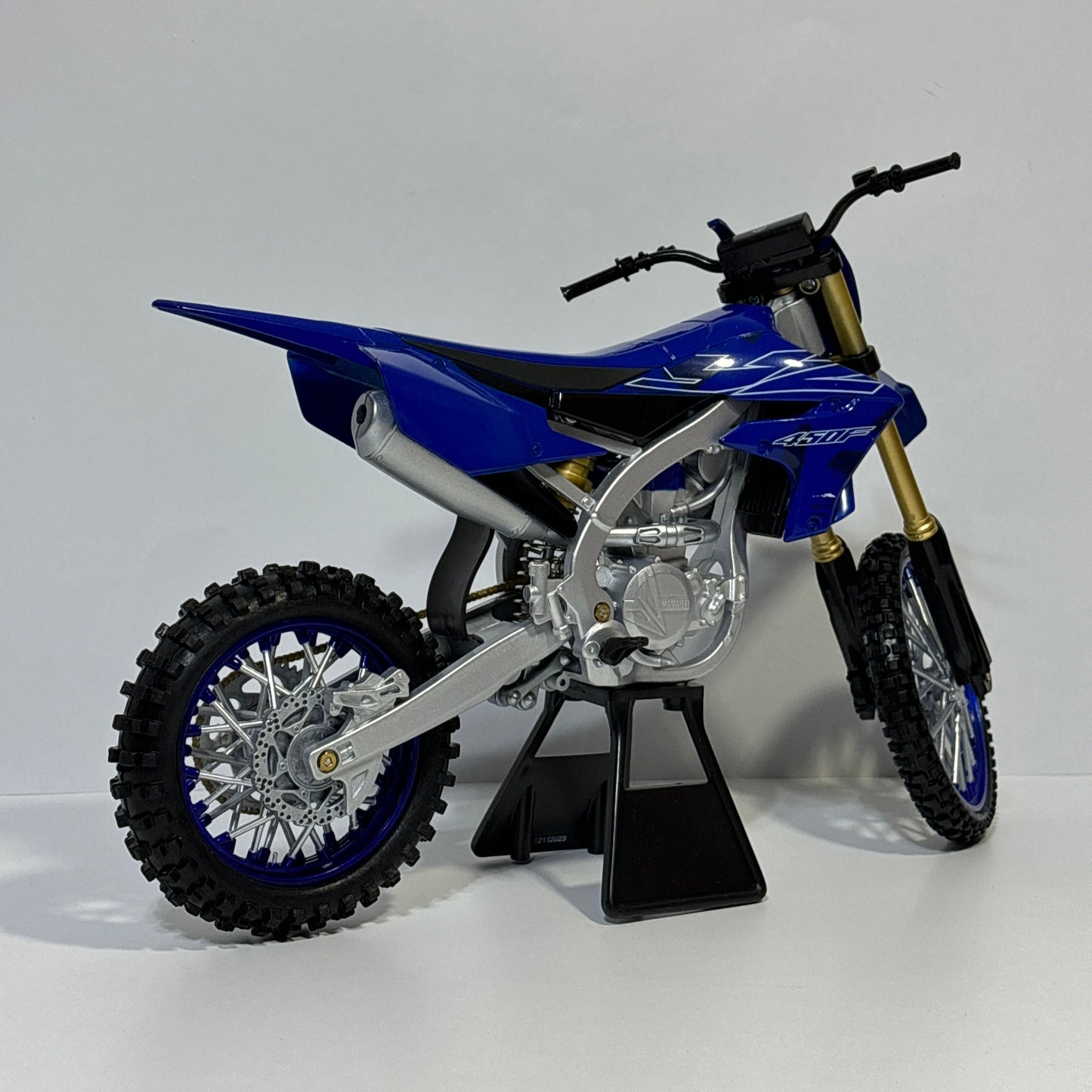 Yamaha YZ450F Cross 1:6 Ölçek Dev Model